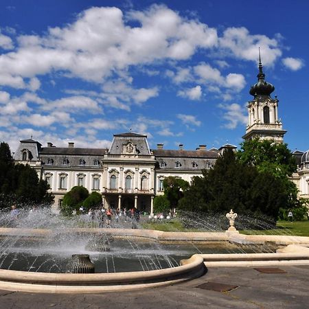 Kertes Nyaralohaz Villa Keszthely Bagian luar foto
